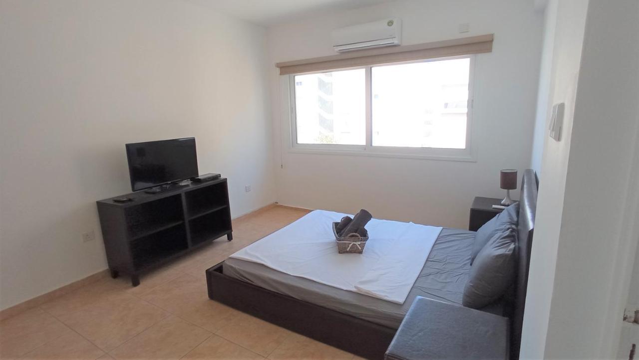 5 Min To The Shared - Private In 3 Bdr Λάρνακα